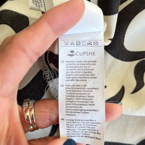 Cupshe Black & Cream Abstract Swirl Ruching Halter Maxi Dress Sz S Tiered Boho - Picture 15 of 16